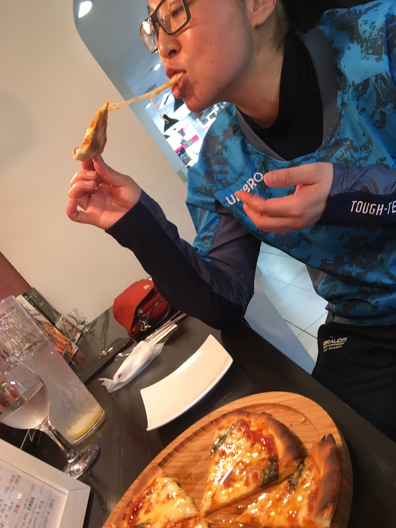 劇団tempa A Tuwita 横川ぶらり散歩 はらが気になってたお店 山小屋シアターから徒歩2分 イタリア食材の イタリアーレ ショップの奥にランチやカフェ ディナー出来るカウンターがあるんです チーズ伸びーる ウマ はら 生き傷 横川ランチ