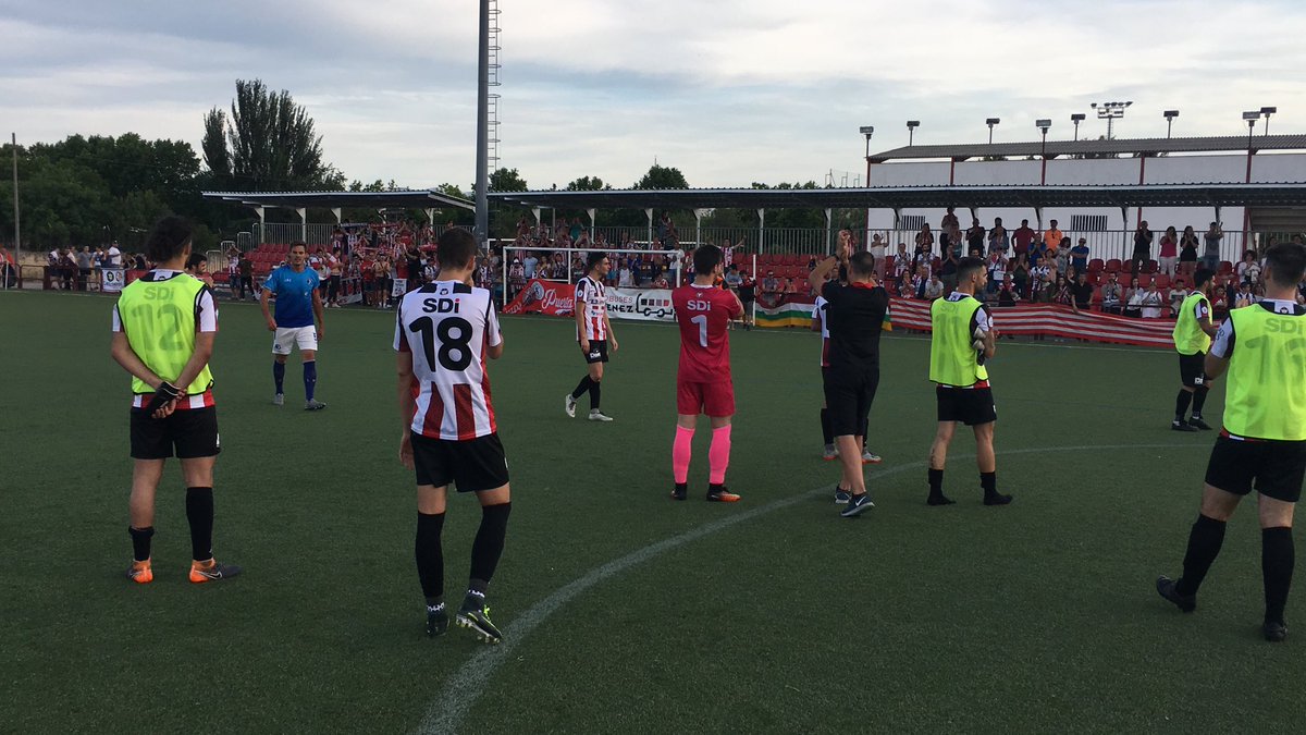 SDLogrones's tweet photo. 🇦🇹 Final en el Mundial 82, SD Logroñés 1 - Las Rozas 1. 

La SD Logroñés se queda aquí en su camino del ascenso. Queda menos para intentarlo la temporada que viene. 

Digno rival, deseamos el ascenso a @LasRozas_CF. Felicidades. 

#SDLog #APorEl10 https://t.co/pEailIxYoT