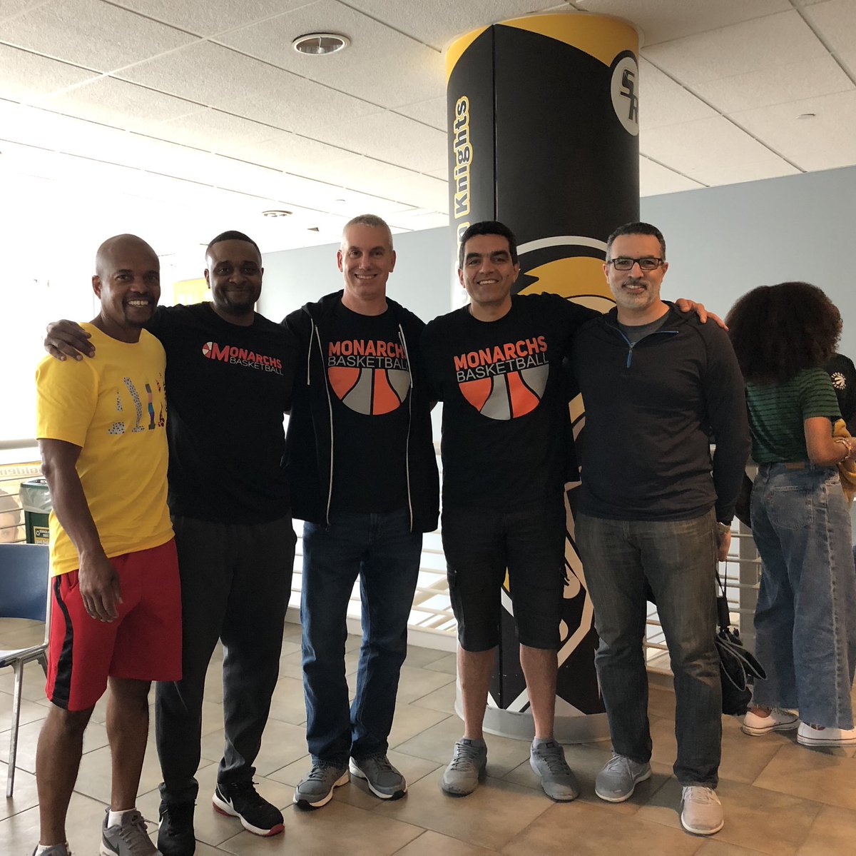 LewinU13's tweet photo. Happy Father’s Day to our Monarchs dads!! You rock! @monarchsbball @AdidasGauntlet https://t.co/Kx70shcCsQ