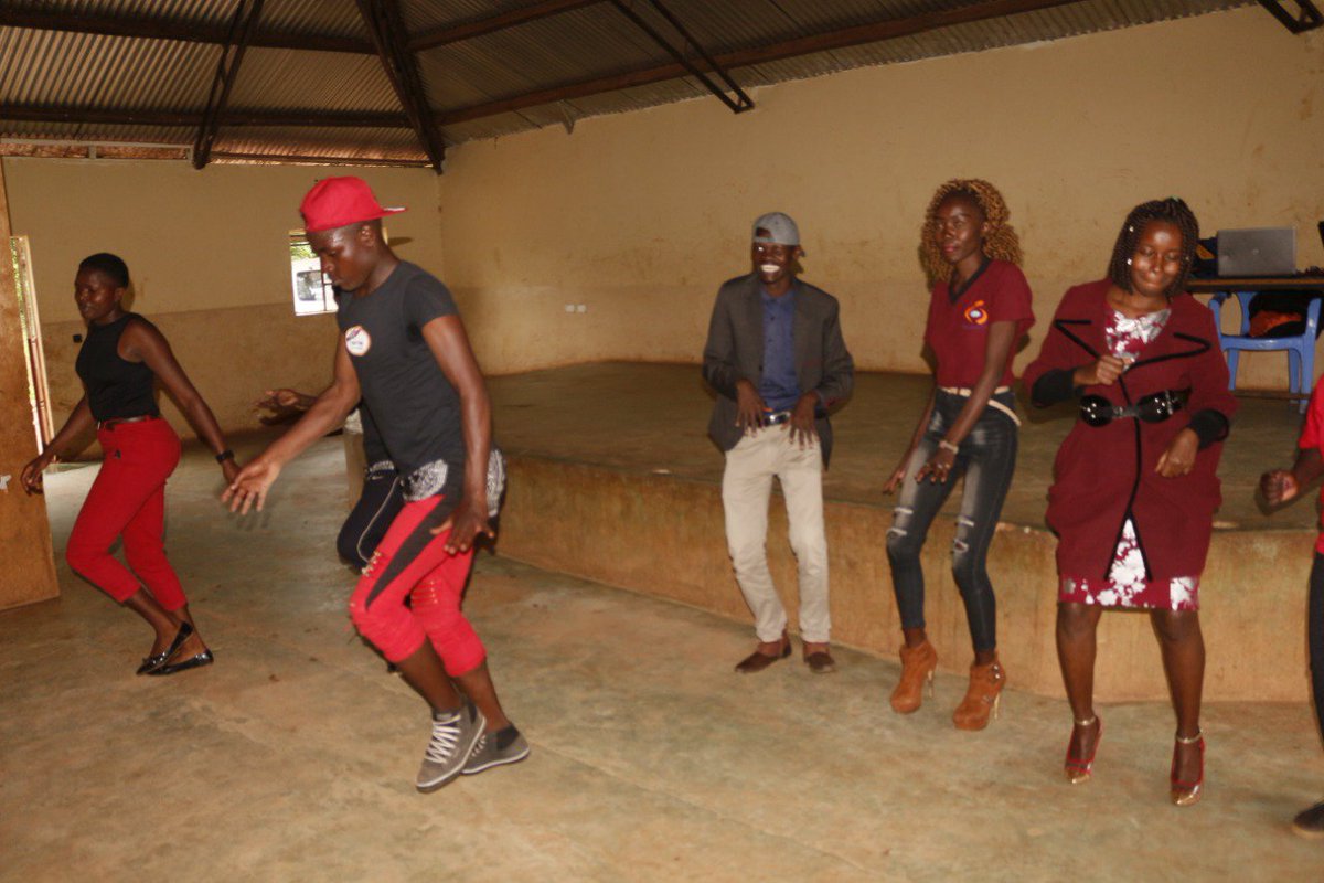 TheMobkenya's tweet photo. Giving back to the society.
The mob entertainment and friends in a visit to Bobleo Children's home in West Pokot. It was fun.
@NaitaledKE @GvnOfficeWPC @PokotYouthBunge @AbelLokwete  @JerryAchila @TODOSIA @AndrewWachelon 
#dayofafricanchild 
#FathersDay 
#SundayMotivation https://t.co/mOKkus4jeA