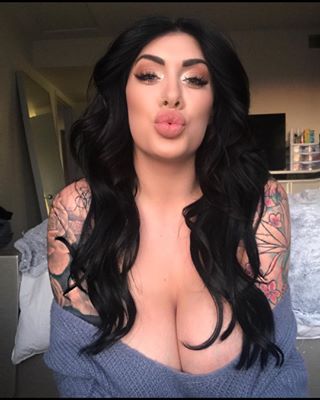 ❝Badder than Felicia.❞

❅ Very Hung 

❅ Incest Welcome 

❅ Ships with chem

❅   Submissive/Dominate

❅ College AU

❅ Also Ships with all the classic Spider-Man Love intrest. 
[MJ,Gwen,Black Cat,Cindy(I think.), Kitty Pryde.)