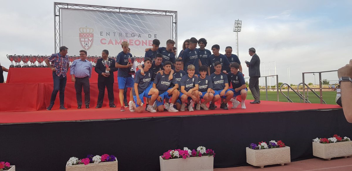 Conseguido, nuestro cadete A, campeón en el grupo de 6 de primera, consiguiendo el ascenso a preferente.

INCREIBLE CHICOS!!!