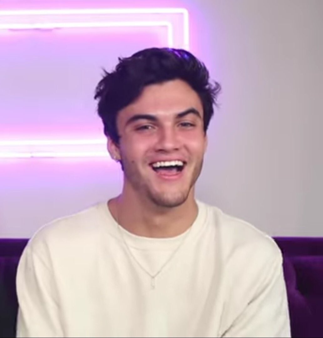 baileyftgrant's tweet photo. protect him at all costs ❤️ @EthanDolan #alertethandolan https://t.co/kHJkCwdo28