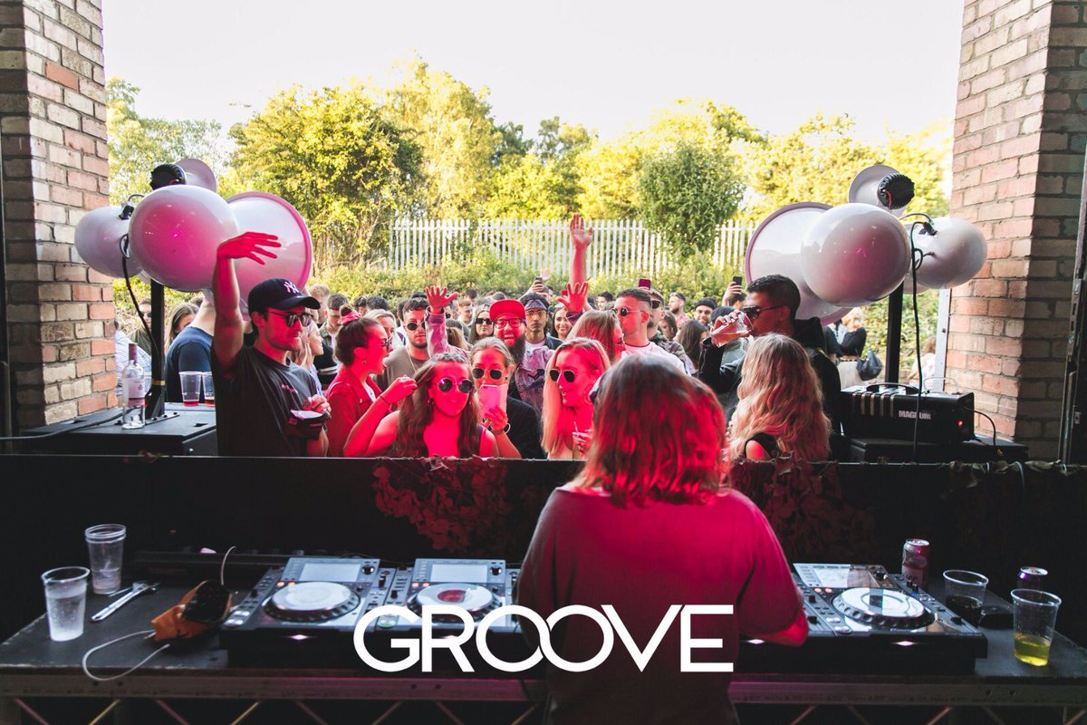 V A L E . W A R E H O U S E . P T . 2
0 3 . 0 8 . 1 9
S P E C I A L . G U E S T S

First release 8pm Thursday 👉🏻tinyurl.com/ValeWarehouse2