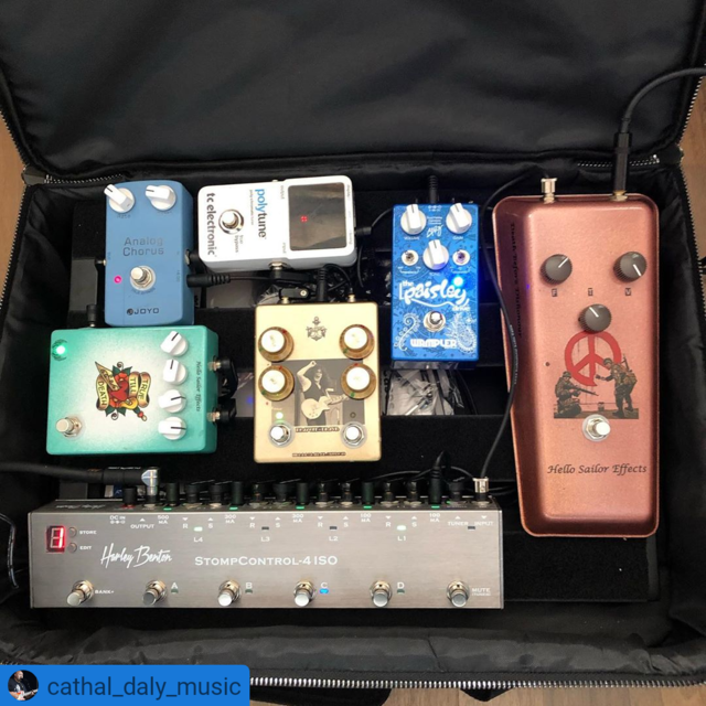 EffectsHello's tweet photo. #Repost @cathal_daly_music
•  •  •  •  •
It’s #straterday again 😎🤘🏻🎸#squierstandard #deacci #victoryv40theviscount #hellosailoreffects #wamplerpaisleydrive #switchpick #fuzzface #thatpedalshow #theguitarcartel https://t.co/BmazxunXa6