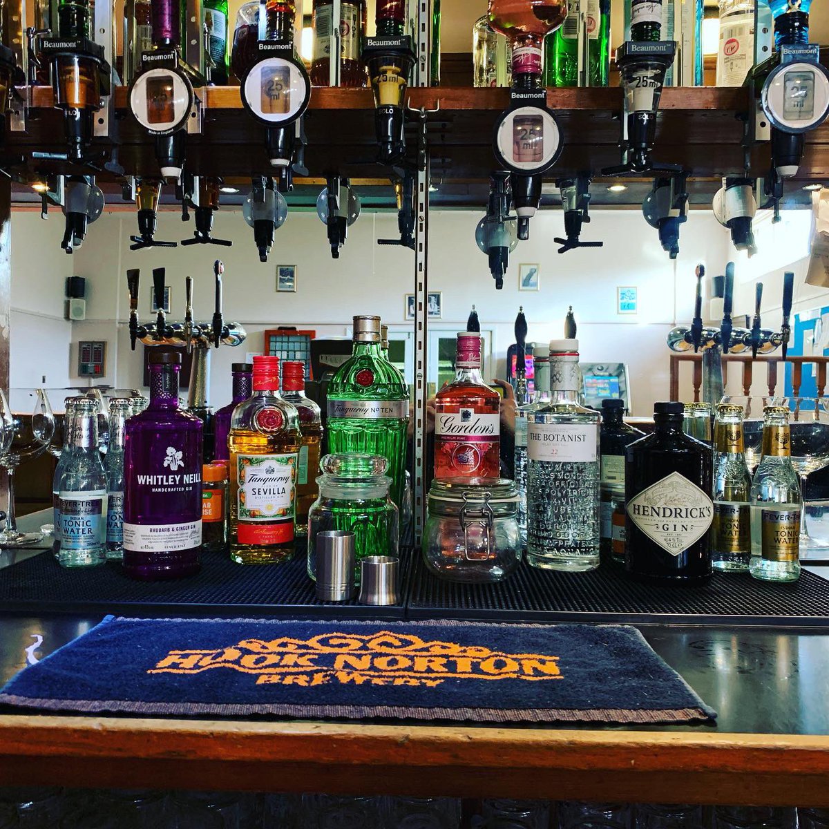 Pop down for a gin and chat! #gin #pub #sportsbar