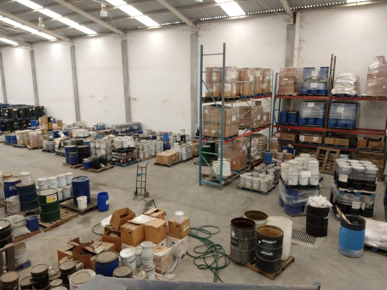 FGR México on X: "Al cumplimentar una orden de cateo en dos inmuebles  ubicados en el municipio de #García, #NuevoLeón, elementos de la #FGR  aseguraron una bodega probablemente utilizada como laboratorio para