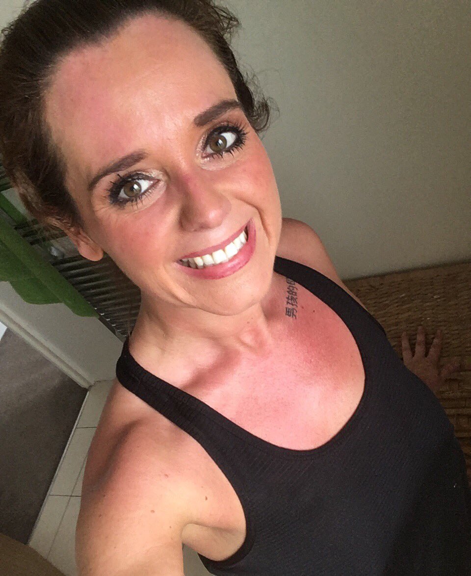 quigley_kirsty's tweet photo. 10 mile #run today! Got absolutely soaked! But happy with the time. That half marathon isn’t far off now 🏃🏽‍♀️👊🏻💚 #runningmotivation #runners #runningchick @dontbeshitbefit https://t.co/LrF0alchbt