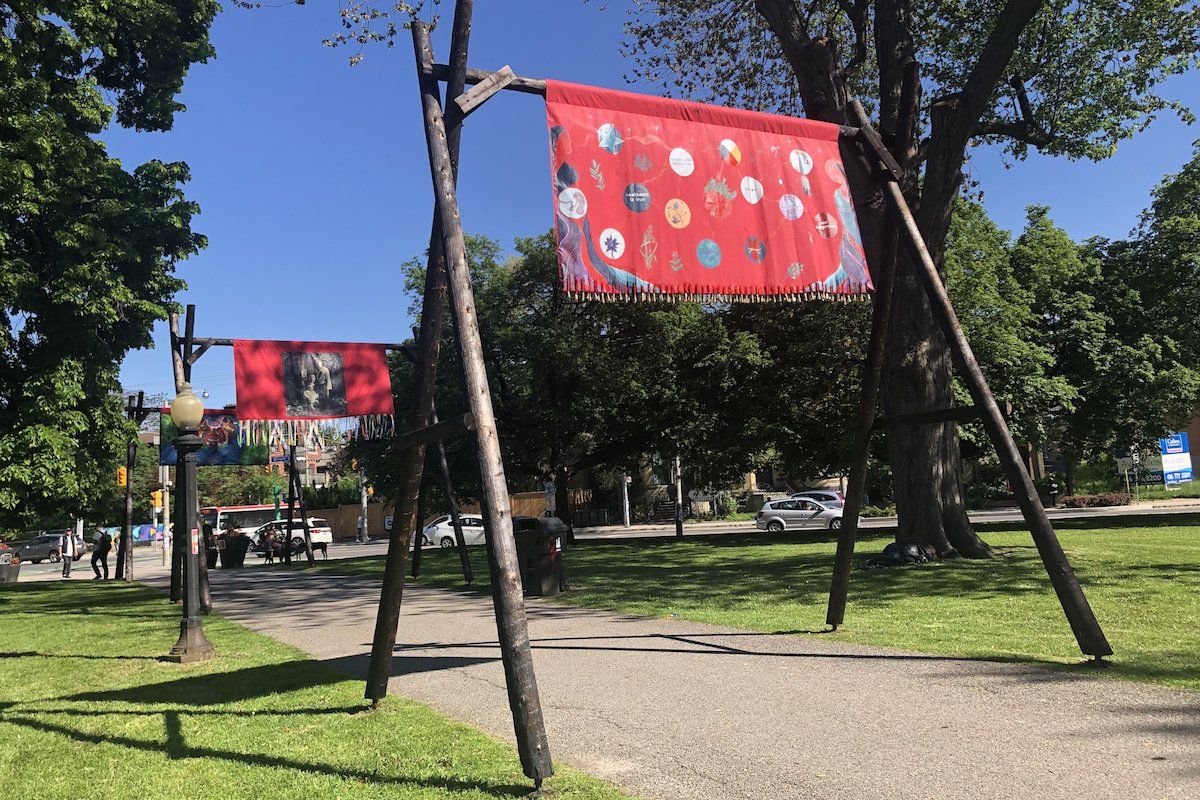 nowtoronto's tweet image. Banners in Allan Gardens honour missing and murdered Indigenous women buff.ly/2Zqikph