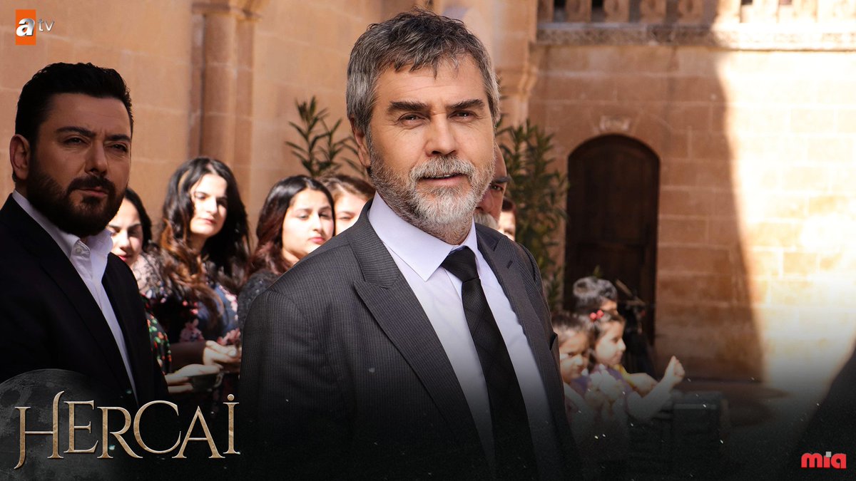 Kan bağı olmasa da can bağıyla bile böyle bir baba olan Hazar Şadoğlu günün kutlu olsun !
#hazarsadoglu
#Hercai 
#ReyMir