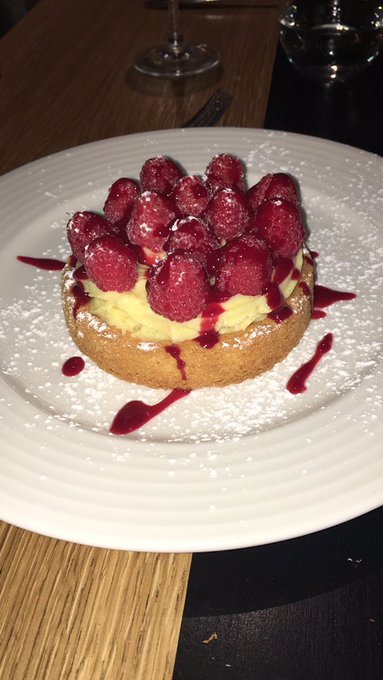 Miam! #vinetmaree #parisienne https://t.co/0oJwpC9SI6<a href="/tag/vinetmaree"class="tags">#vinetmaree</a><a href="/tag/parisienne"class="tags">#parisienne</a>