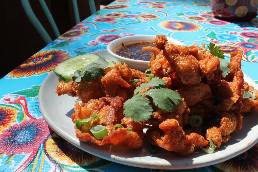 Celebrate the dads in your lives with fried chicken skins and drinks @rockroseatx. We’re open today from 11:00 a.m. to 11:00 p.m. Happy Father’s Day!