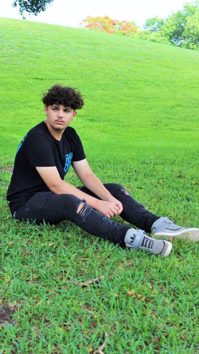 CChubbyRainbows's tweet photo. Photoshoot in Lake Worth 🏙
• Photo/Make-up: Emma Goncalves Artistry
@emgonart // IG
Model: RWModel on Instagram
#youngmodel #newupcomingmodel #boymodel #teenmodeling #floridamodel #teenmodel #model #southfloridamodel #brazilianmodel #brazilmodel #miamimodels https://t.co/VmgHz4fOgc