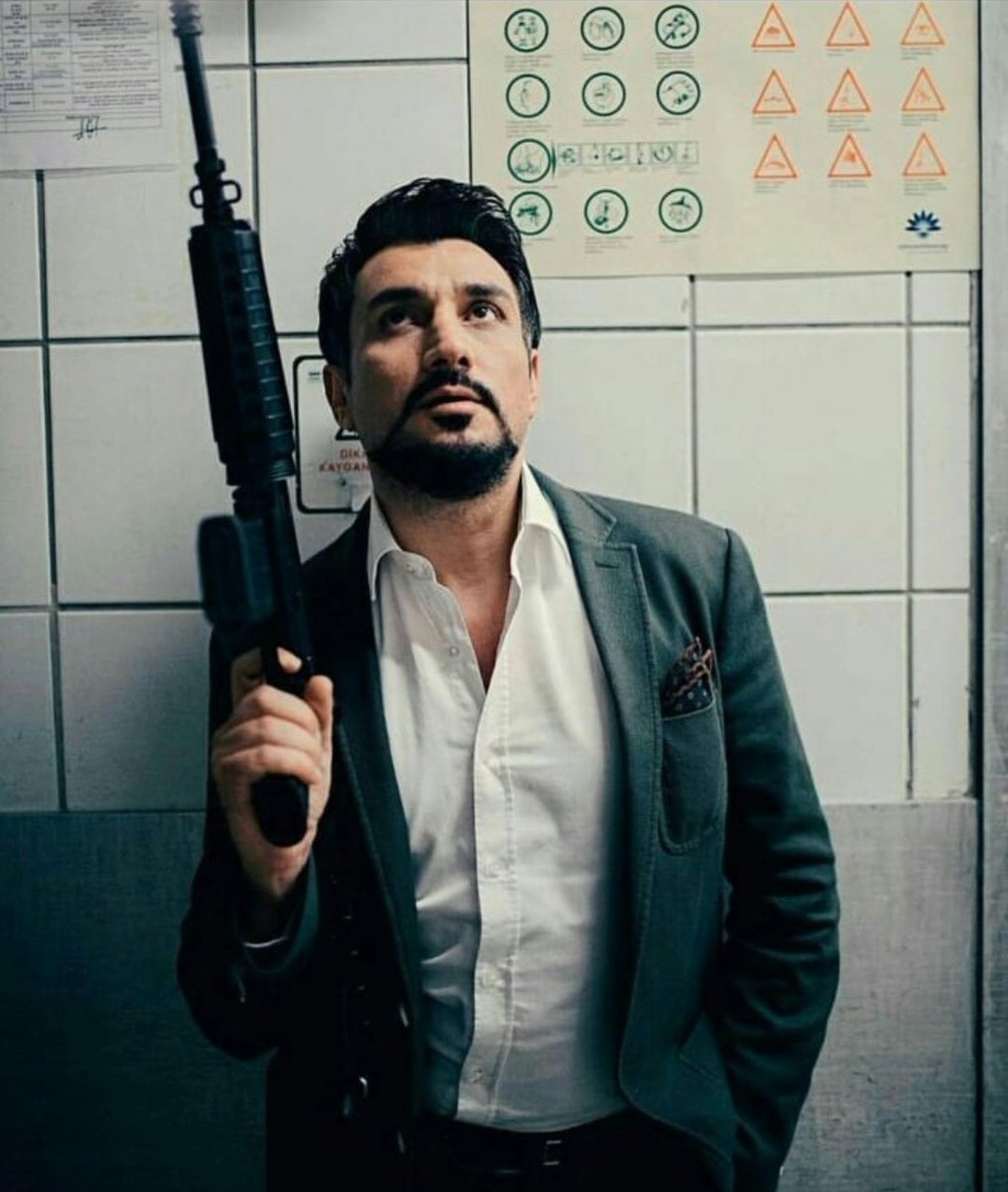 Nobet_3rb's tweet photo. #KURTLARVADİSİBAŞLASIN 
#KURTLARVADİSİ #KURTLARVADİSİPUSU #KURTLARVADİSİKAOS 
@NecatiSasmaz @ofcpolatalemdar @KurtlarVadisi_ @PanaFilm https://t.co/NClqfD1nnw