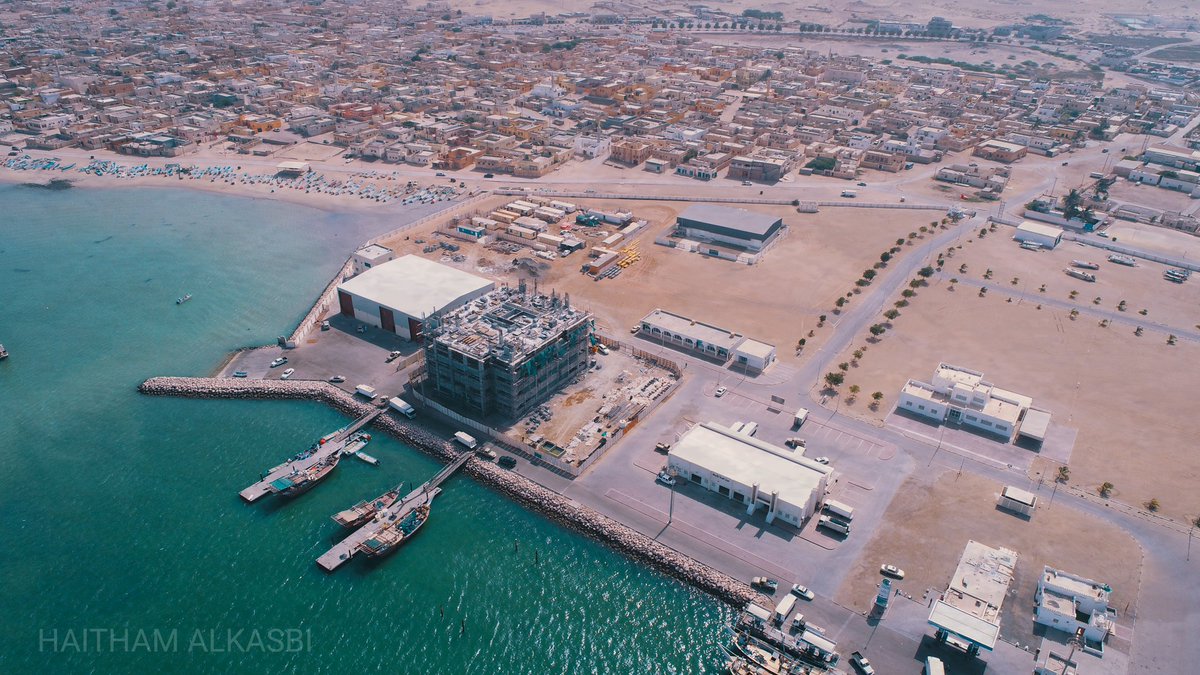 اللحظات الجميلة ليس بالضرورة أن تكون ناتجة عن أشياء ثمينة أو نادرة الحدوق، قد تأتي لحظة جميلة بمجرد ابتسامة تراها على محيا أحدهم أو كلمة طيبة تسمعها من أحد الأشخاص.

#جعلان_بني_بو_علي 
#الاشخرة
#هيثم_الكاسبي
<a href="/_Bani_Bu_Ali/">جعلان بني بو علي</a> 
@ashkharah 
<a href="/manbr_alashkhra/">منبر الأشخرة</a>