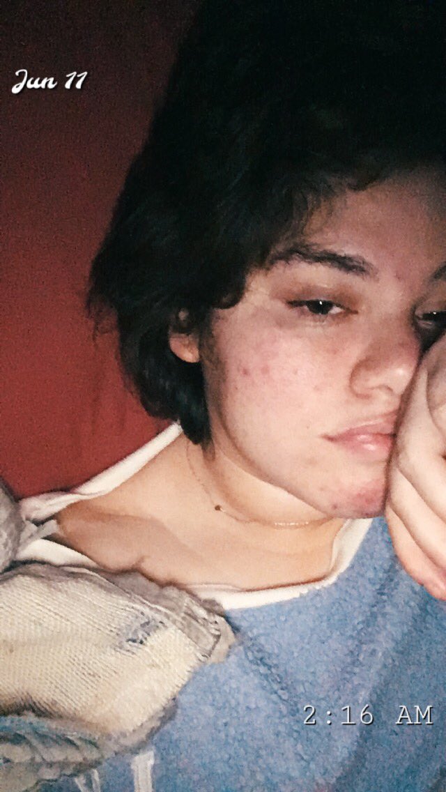 vflawer's tweet photo. we love to recycle pictures #nonbinarylookslike #LGBTQoftwitter https://t.co/xOAS1oEfnH