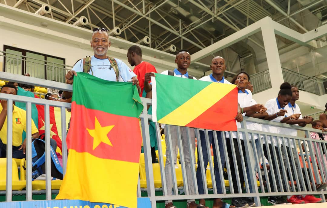 CMRFECAVOLLEY's tweet photo. Les camerounais de Brazzaville étaient au Gymnase Henri Elende pour encourager les lions.
Merci
#Cameroun
#Cavb_Zone4 https://t.co/MBQLjS0aGo