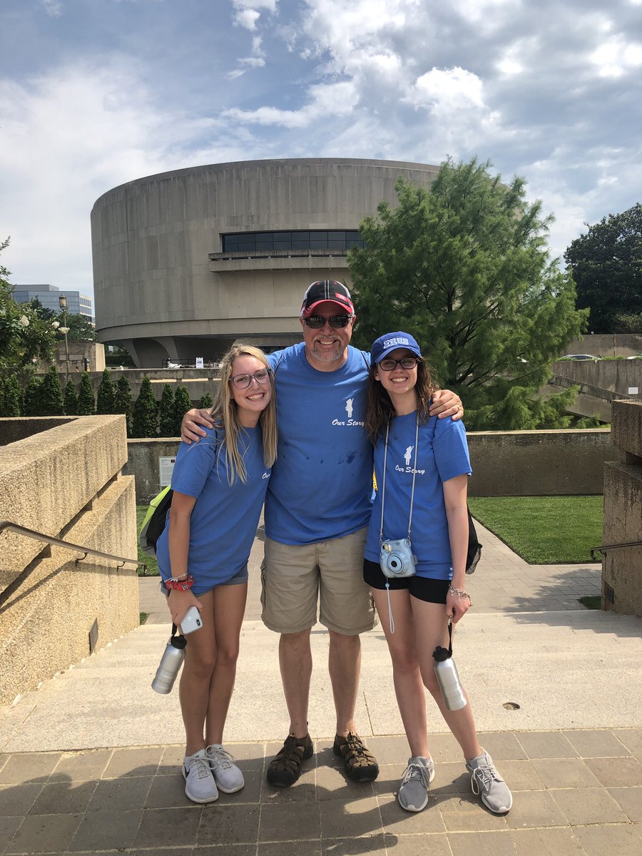 ourstorydfw's tweet photo. Our Story adding another page to our story book! we loooooovvvve D.C. 🤩 #NSLSBound #nsls2019 @JAStudentSummit @JAFortWorth @BMEAcademy https://t.co/Q7OdrGtvg9