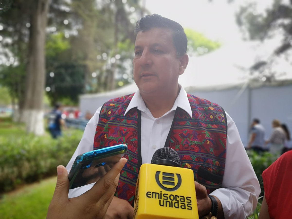 EmisorasUnidas's tweet photo. 🗳 #EUElecciones2019 
#EleccionesGT2019  

Estuardo Galdámez, candidato presidencial de FCN-Nación, dijo que si llegara a la Presidencia buscaría disolver la @CC_Guatemala y la @PDHgt. 

Vía: @oscarcanel_eu https://t.co/rK1XusYmMR