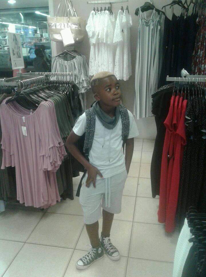 Guys please Retweet so he can return home safely. ❤☹