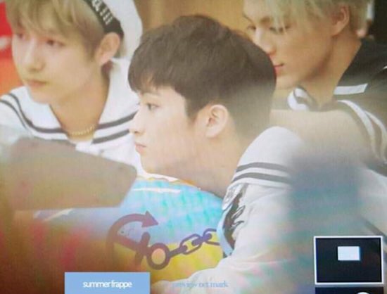 small thread of mark lee pouting