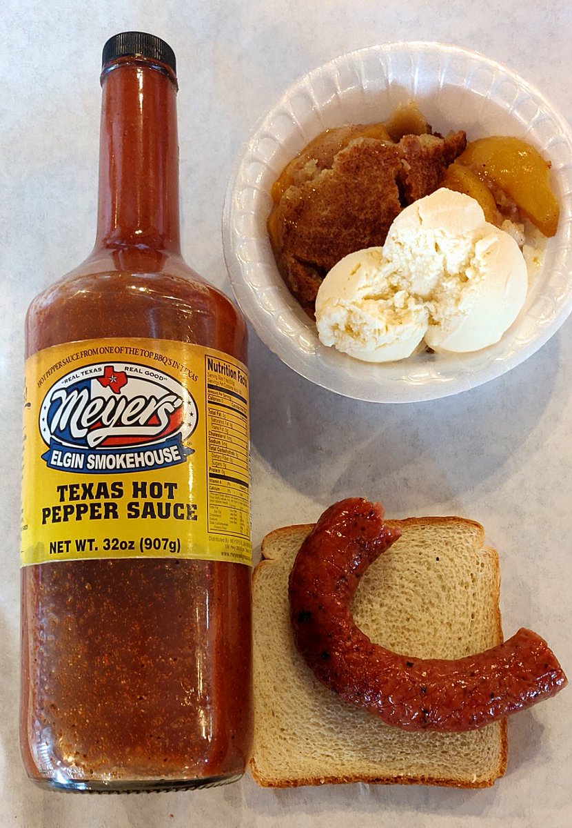 BBQpodcast's tweet image. A little heat, a little sweet (peach cobbler and Blue Bell ice cream), and a little meat @cuetopia