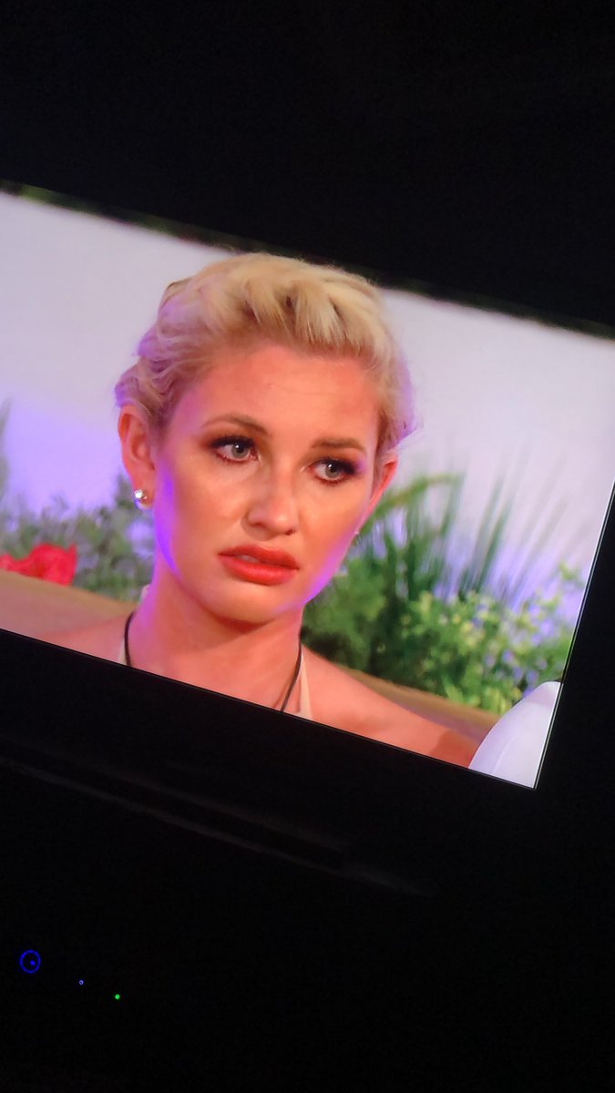 charlihughes91's tweet photo. This is the face of a spiteful girl.
#loveisland https://t.co/XQcBeghuyz