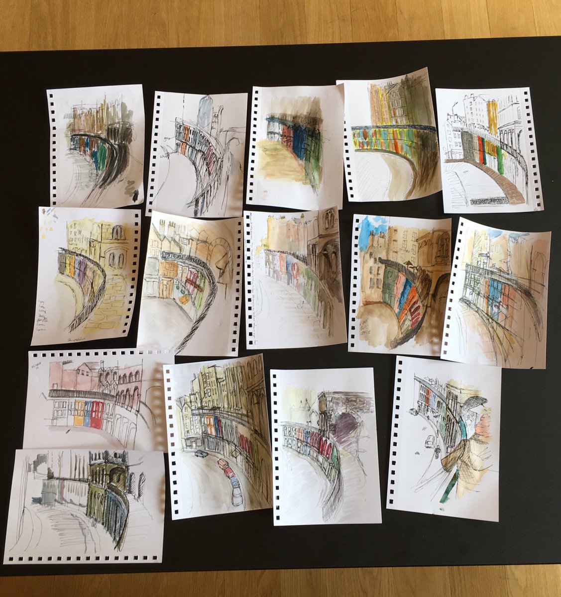 edinsketcher's tweet image. Another photo from today’s sketching workshop at @riddlescourt with @GeddesCentre . This one looking down to Victoria street from Fishers Close.
Such a lovely afternoon and I managed to pass on a few tips and pointers in the right direction to a great group.
#keepsketching