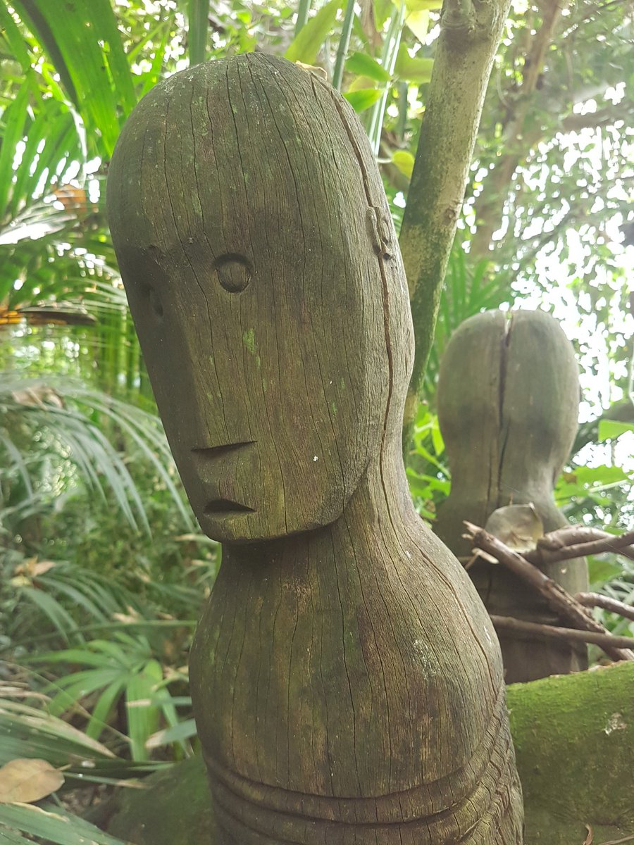 FVerreist's tweet photo. Maybe you wonder where in this world I have been to this weekend. Turns out that all four of these #statues are located at the #birdpark #Walsrode in northern #Germany. They form an excellent background for all the birds they keep at this park.
#zoo #parks #sightseeing #birds https://t.co/2xYJRNR31F