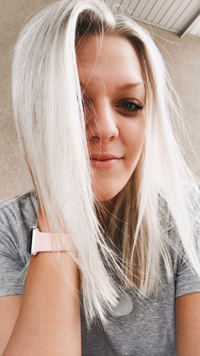 _haileyolsen's tweet photo. chopped hair now I’m basically ready to be a mommm https://t.co/KnZGRbHtKC