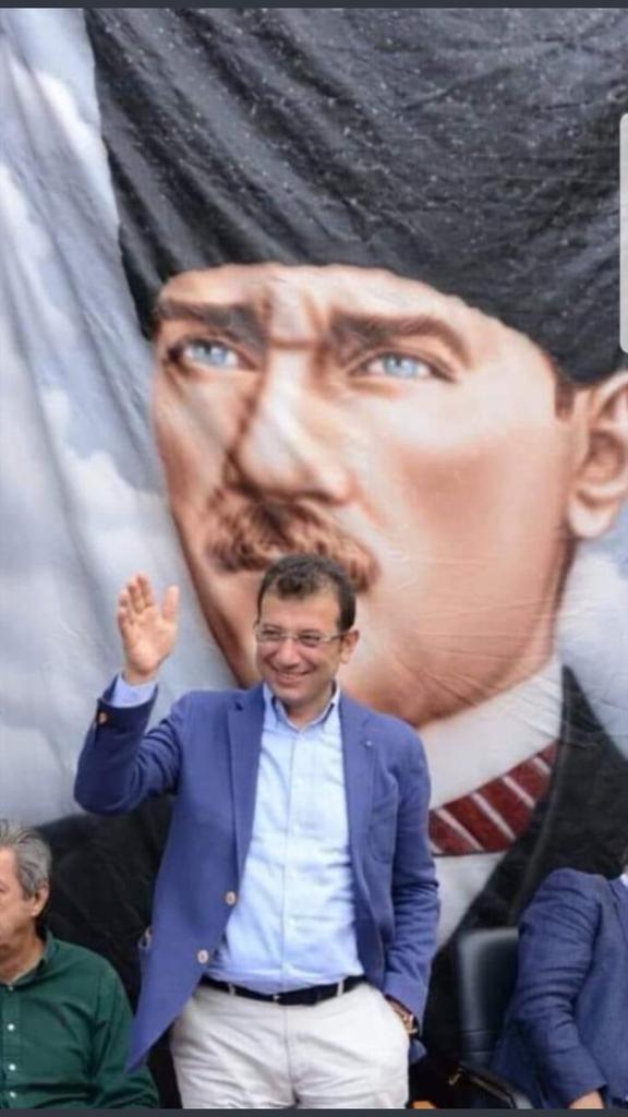 "10 saniye alacağım var."
"15 saniye alacağım var."
"20 saniye daha alacaklıyım..."
Adam saniyesini yedirmiyor size, 
çatır çatır kazandığı İstanbul'u 
yedirir mi beeee!?
Çok yaşa Ekrem başkanım 💙
#herseycokguezelolacak 
#tarihibuluşmaFOXta
#istanbulunUmuduİmamoğlu