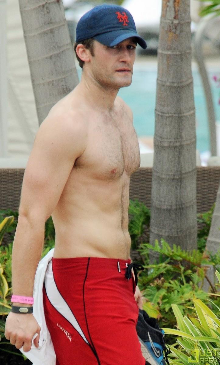 Matthew Morrison #MatthewMorrison #Glee #Shirtless #Abs.