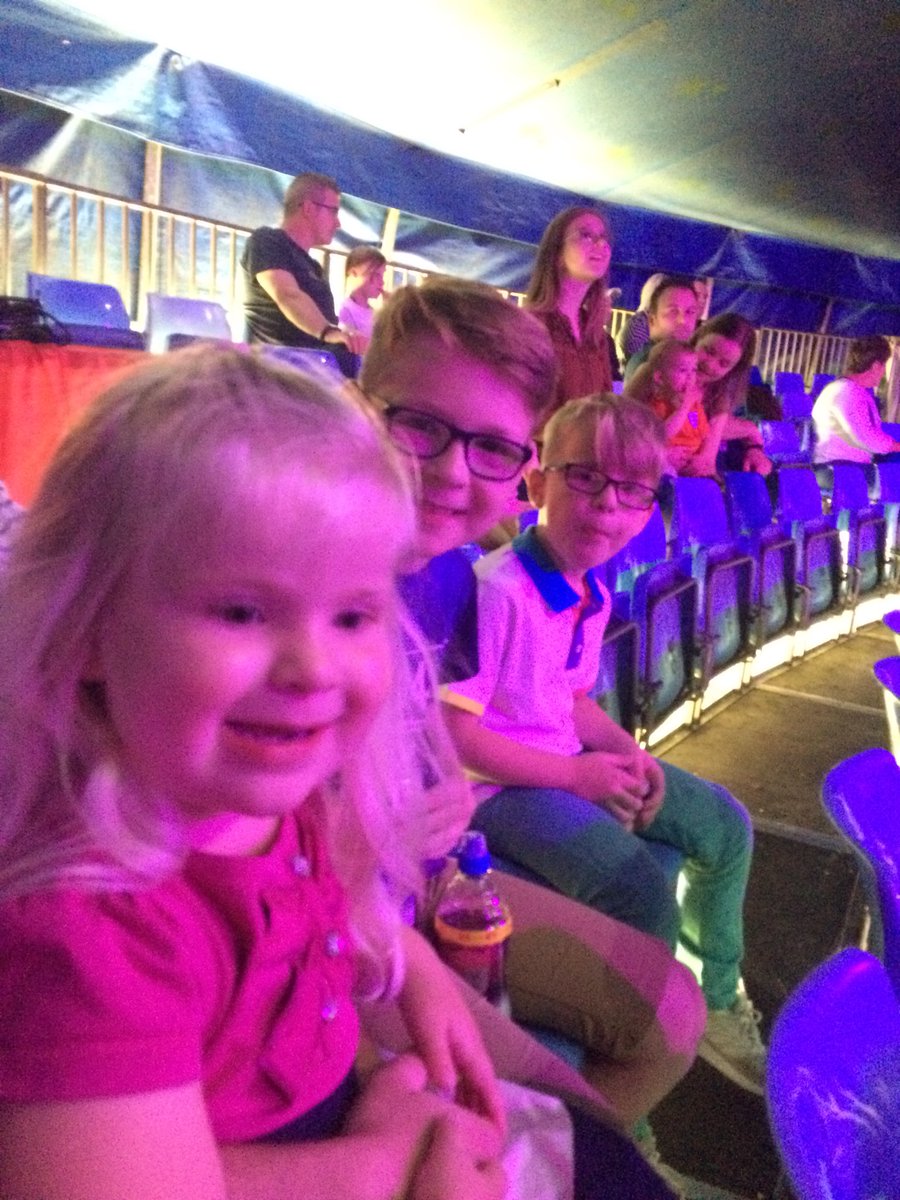 leighruff1's tweet photo. My little beauties watching the circus today. 💕 https://t.co/vCBegcm34f