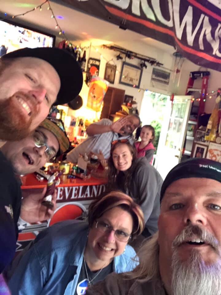 KittyAfterburn's tweet photo. @AfterBurn739 Weekend Shenanigans at #ScrishBar with @TheShawnBuss @mattcbert @mountaingrl0714 @Fez919 @KittyAfterburn @LeoAfterBurn739 and Foo #whynot https://t.co/xHOWu7lmBD