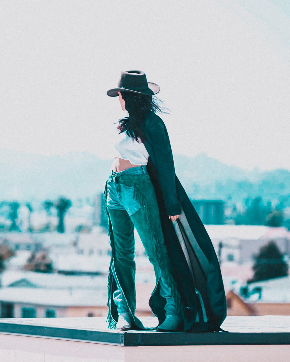 › #SeductiveSunday.