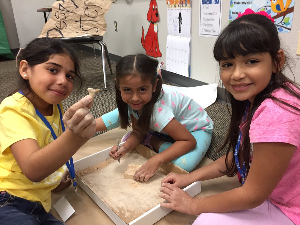 SusanGeddes7's tweet photo. Digging for fossils! At #SAIL_PISD https://t.co/jG8UEf0suH
