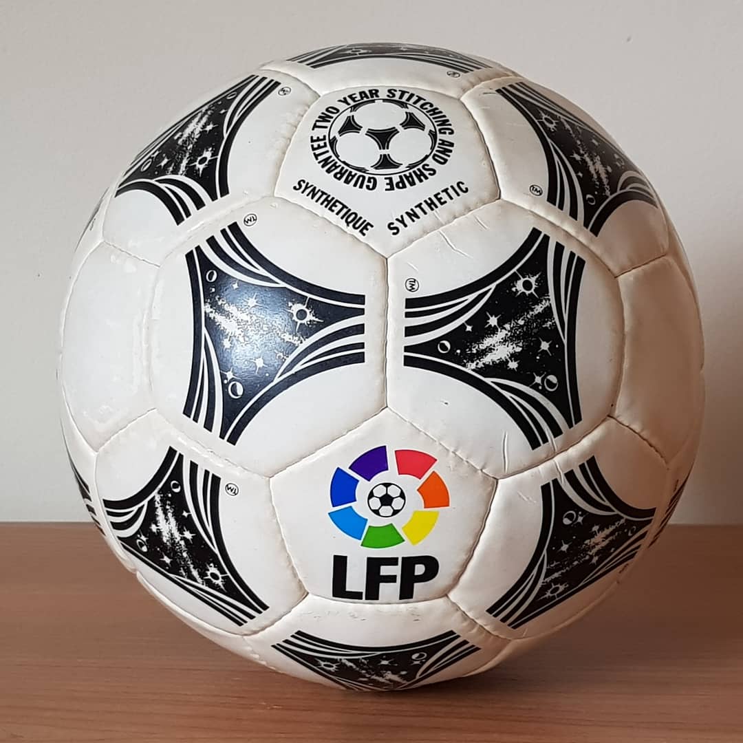 Rob Filby a Twitteren: "Adidas Questra Official Ball #laliga #omb #questra https://t.co/mcfKPNXtQI" Twitter