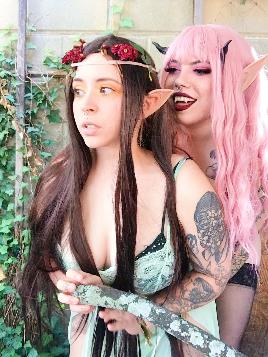 hellokerryberry's tweet image. FOR THE RECORD, I asked @unMadeGaming if I could make this pink demon I dress up as into a #DND character and he made it so complicated that I gave up. Someone else school him and help me? 🥰🧝🏻‍♀️😌