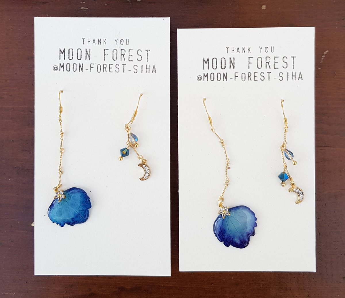 수국꽃잎으로 만든
플라워 나이트 귀걸이
귀찌로 변경가능합니다.
수작업 체인을 사용하여 독특한 꼬임과
반짝임이 매력인 귀걸이에요