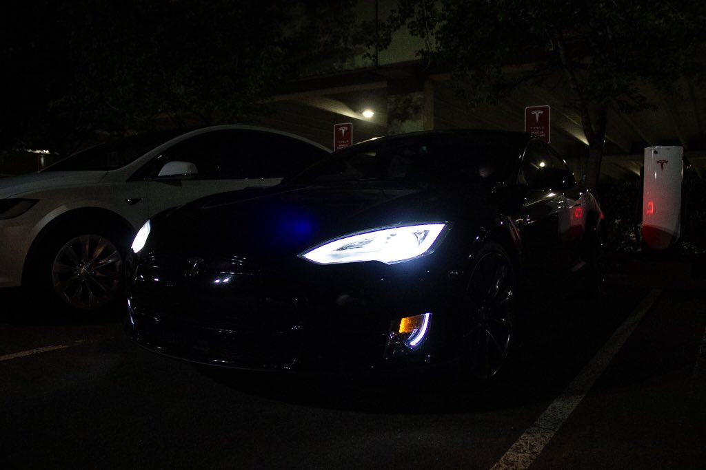 mannyiacal's tweet photo. Who dares wake the beast? #Tesla #ModelSP85D #ModelS https://t.co/kBcDGjl5TR
