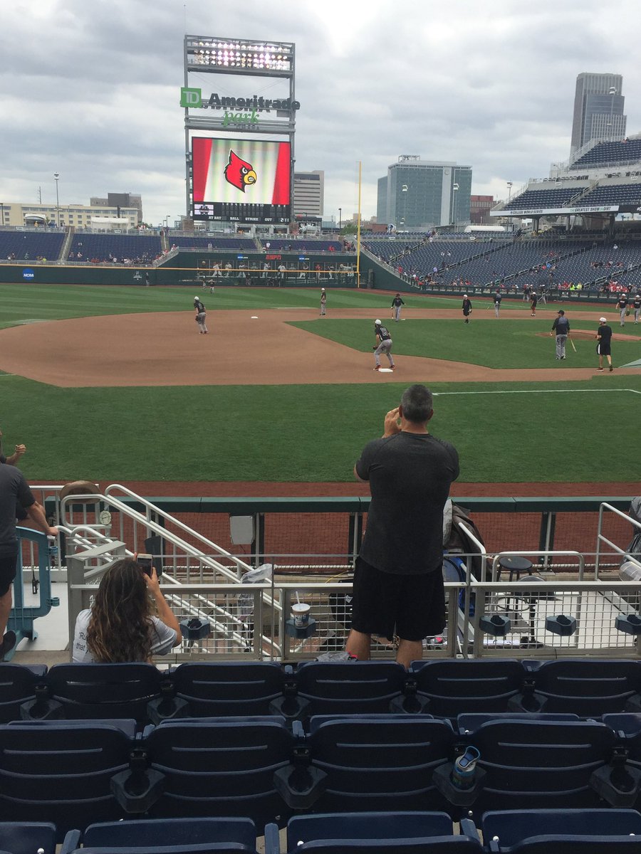 AlexBinelas13's tweet photo. Happy Father’s Day to the best dad out there. 6 years ago we were down the left field line watching the CWS together, now you’re seeing me live my dream and play at TD Ameritrade Park. That dream wouldn’t have come true if it wasn’t for you! https://t.co/smj41ceyfk