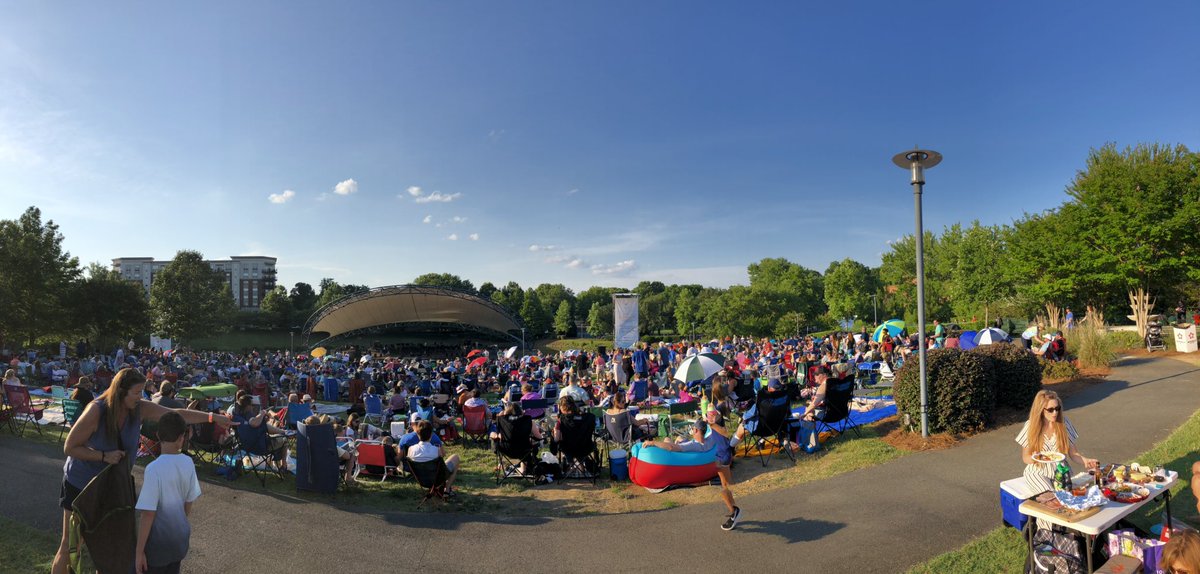 EliPatterson's tweet photo. Big crowd tonight at Symphony Park for the @CLTsymphony #SummerPops2019 concert - tonight’s theme is Star Wars music! As always, @MecklenburgEMS is here and ready!
#Medic911 #JoinMedic #Paramedic https://t.co/qvEXgdwac4