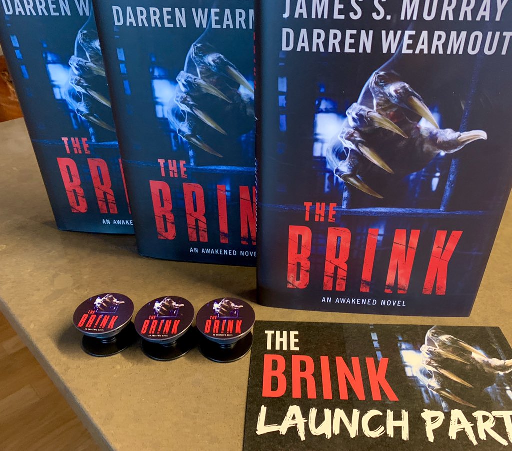 jamessmurray's tweet photo. RT this 4 a chance 2 win a BRINK popsocket! Watch LIVE Monday 6:30p-8:30p EST on IG (@therealmurr) or FB (https://t.co/whWb5x744E ) 4 THE LAUNCH PARTY w/ celebrity guests/amazing rewards &amp; 2 buy my new thriller THE BRINK from Barnes &amp; Noble Union Square! @BNBuzz @HarperVoyagerUS https://t.co/AWaGlnZLrn