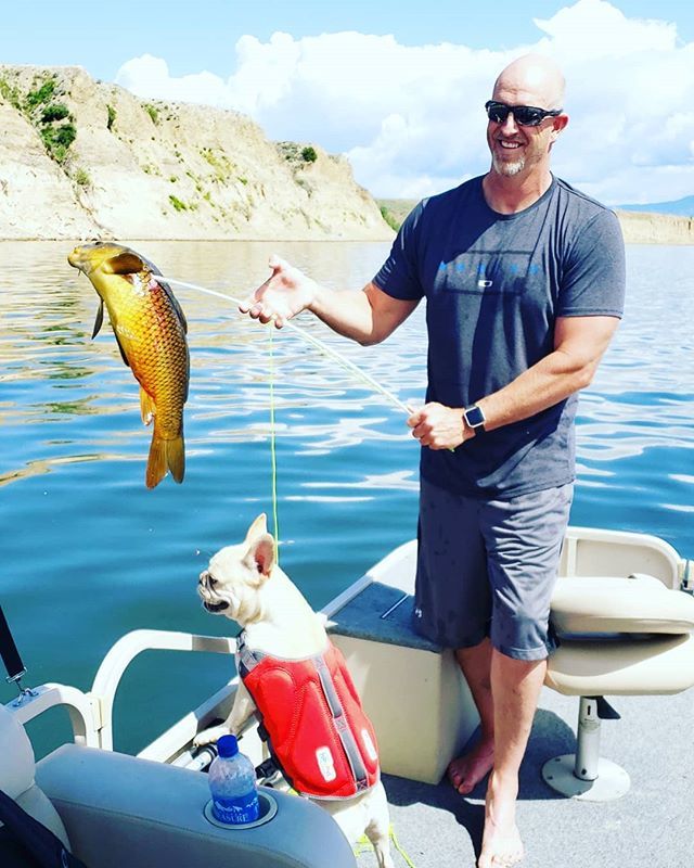 TayloreMarie13's tweet photo. Wouldn't want to spend the day any other way! Happy Father's Day to the best dad there is!!! #fathersday #canyonferry #bowfishinglife #carpfishing @shawndinsdale https://t.co/iIZEnsJQe2 https://t.co/mKZTcKzrQm