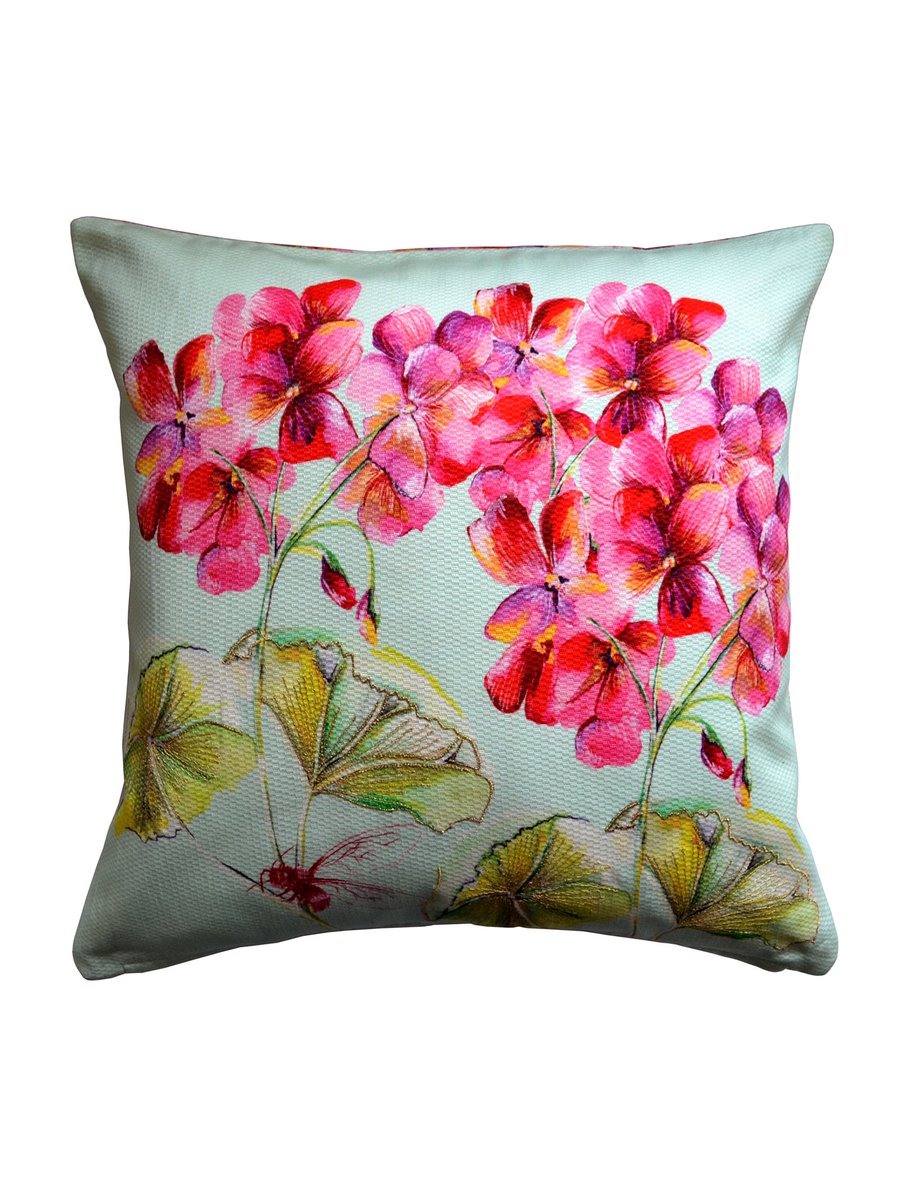 KopeLondon's tweet photo. Add a vibrant splash of colour to your home with our hydrangea print cushion. A native floral to japan, this pink hydrangea is the sweetest romantic flower of its genus, the heartfelt emotions displayed in this blossom is that of pure love
#kopelondon https://t.co/ooN21PituN