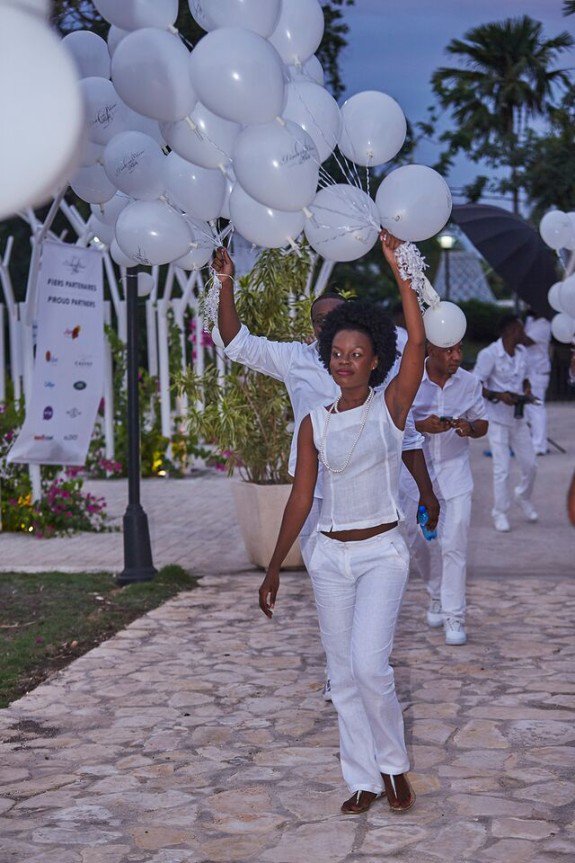 SakapfetOkap's tweet photo. Nous ne pouvons souhaiter que le plus grand des succès à @DinerEnBlancHT pour sa grande première au Cap Haïtien le 10 Aout 2019
#dinerenblanc  #dinerenblancht  #class  #somptueux   #prestigieux  #goodtime  #promess #picnic #food #okap #caphaitien #haiti https://t.co/kdLb3fl0gI