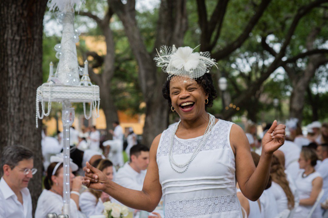 SakapfetOkap's tweet photo. Nous ne pouvons souhaiter que le plus grand des succès à @DinerEnBlancHT pour sa grande première au Cap Haïtien le 10 Aout 2019
#dinerenblanc  #dinerenblancht  #class  #somptueux   #prestigieux  #goodtime  #promess #picnic #food #okap #caphaitien #haiti https://t.co/kdLb3fl0gI