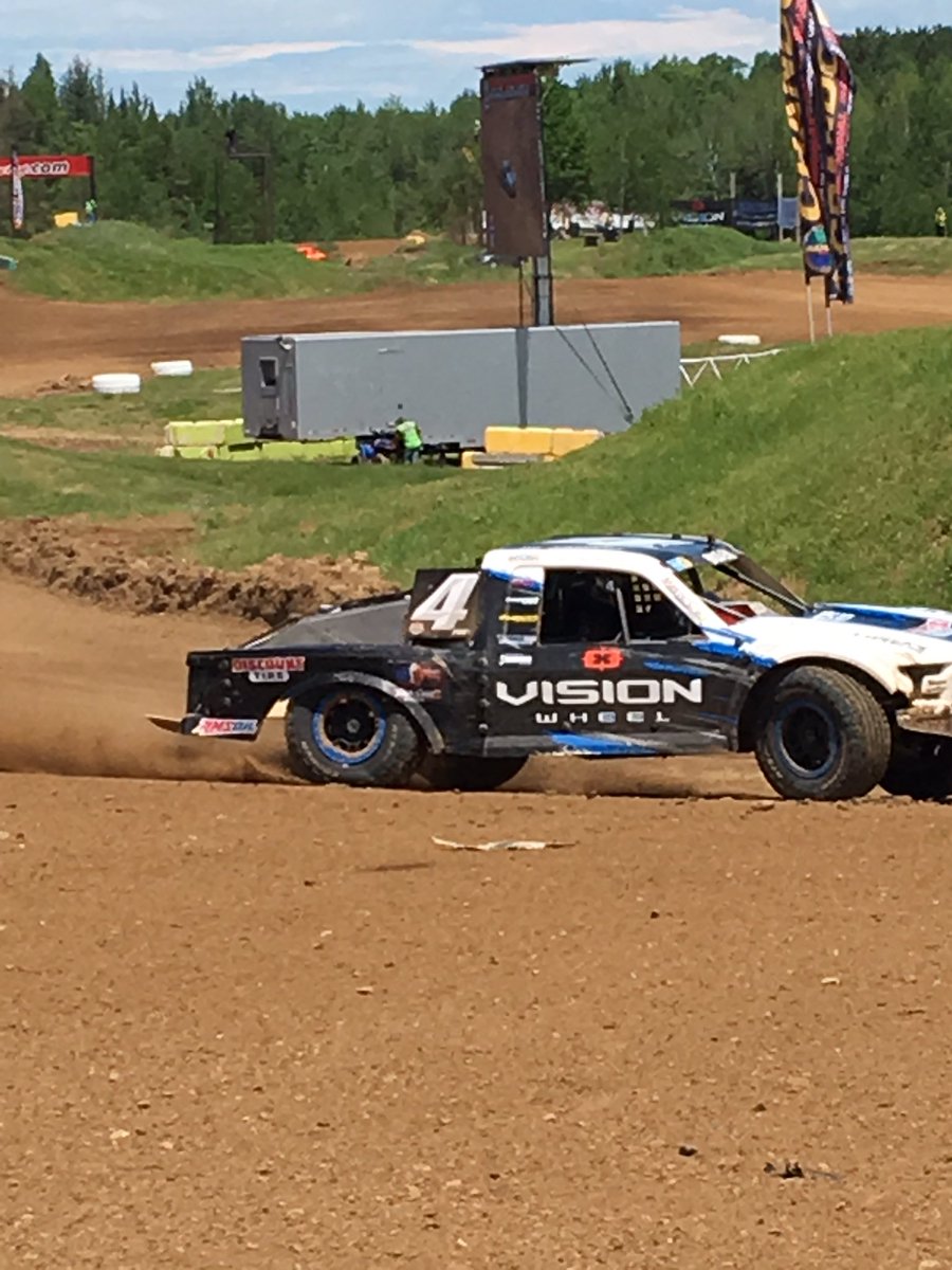 buyherfeelings's tweet image. White flag flies with @KeeganKincaid_7 rigging on to P1 tightly! #TeamCooperTire @MWShortCourse #MWShortCourse @CrandonOffroad  #CrandonLive #Pro2 #Pro4