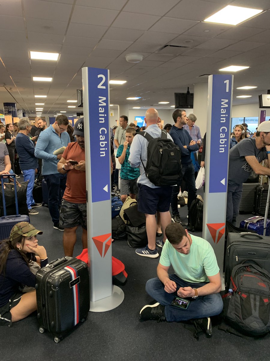 Current situation #lga waiting to board my @delta flight to Miami. Not sure the issue beyond being overbooked and waiting for crew, but not how I’d like to spend #fathersday #travel #Delta