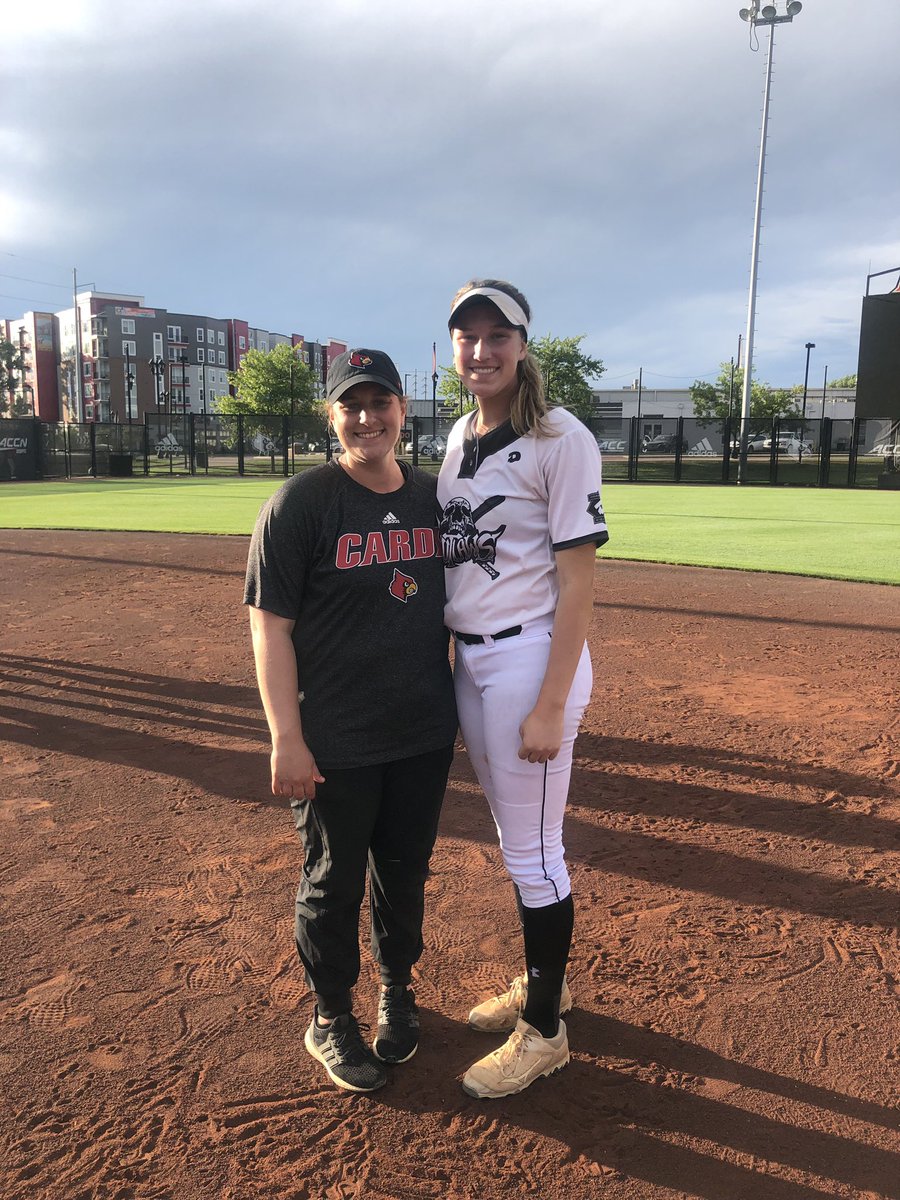 Emilie_Teall's tweet photo. Driving to Clemson for @clemsonsoftball camp Monday, Tuesday, Wednesday this week.  @OhioOutlaws Camp Thursday and Outlaws Showcase next weekend. another great week ahead. Thank you @UKCoachLawson , @UofL_CoachHolly, @GriffJ_13 for a great week this past week. @Outlaws_Parsons https://t.co/huP1nNTNPe